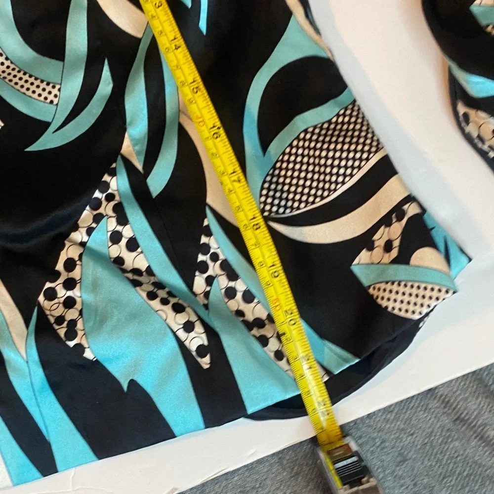 Abstract Patterned Jacket - Picture 8 of 10